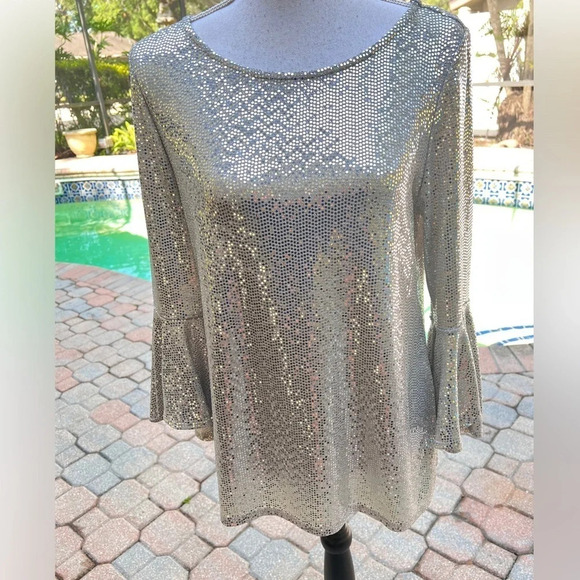 MSK Women's Mirror-Dot Bell-Sleeve Top Silver Size Medium. Excellent condition - Picture 3 of 6
